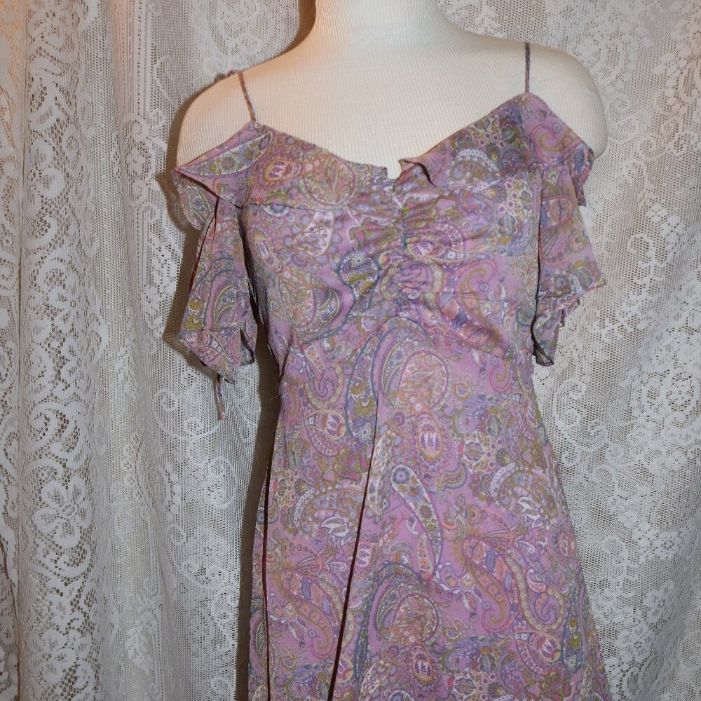 Rewind mauve mist dress snug small NWT  Paisley pattern